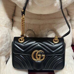 GUCCI Black Leather GG Marmont Shoulder Bag